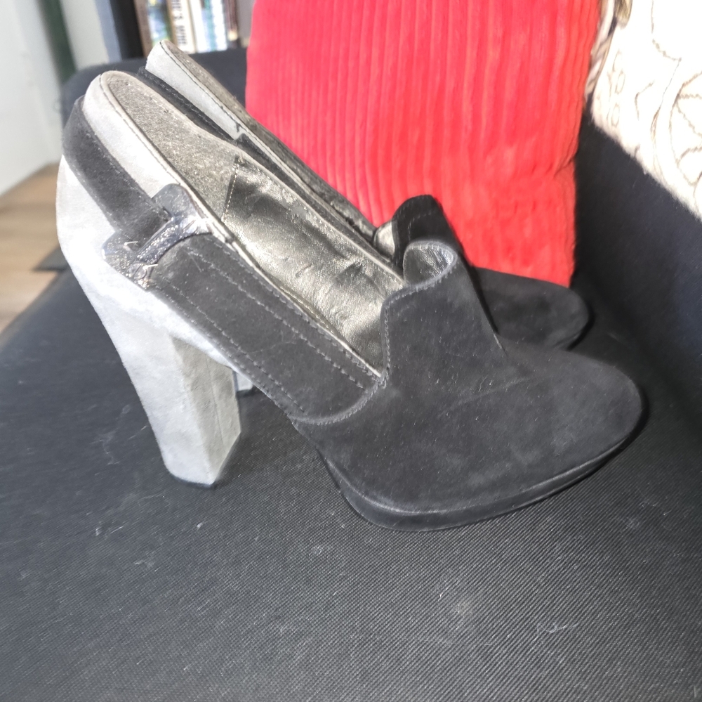 Black and Gray Suede Block Heel Slingback Pumps By Calvin Klein Size 8.5